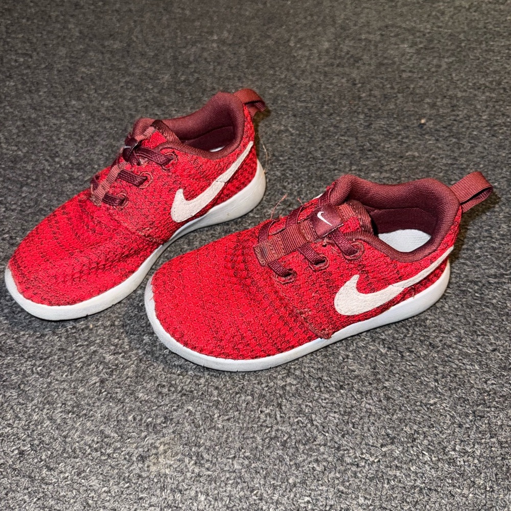 Kids Nike Roshe Sneakers